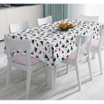 - Masa-8616-Gorsel - Realhomes  Beyaz Zemin Üzerinde Ekoseli Çam Ağacı Desenli Dijital Baskılı Modern Masa Örtüsü Realhomes