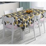 - Masa-8741-Gorsel - Realhomes  Beyaz Zemin Üzerinde Gold Detaylı Yaprak Desenli Dijital Baskılı Modern Masa Örtüsü Realhomes