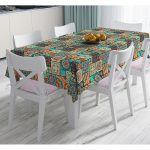 Renkli Zemin Üzerinde Geometrik Desenli Dijital Baskılı Modern Masa Örtüsü Realhomes