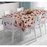 Renkli Zemin Üzerinde Yaprak Desenli Dijital Baskılı Modern Masa Örtüsü Realhomes