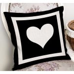 - RealHomes Dijital Baskılı Modern Yastık Kırlent Kılıfı - Realhomes Siyah Zemin Beyaz Çerçeveli Kalp Çizimli Dijital Baskılı Kırlent Kılıfı Realhomes