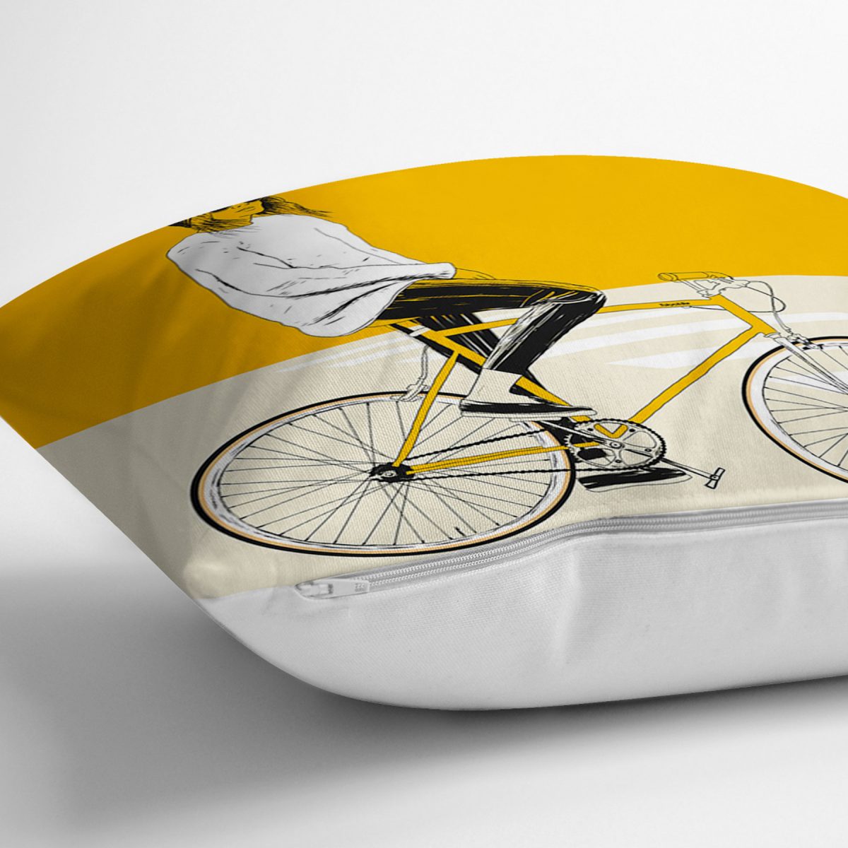 Sarı Krem Zemin Bisikletli Adam Motifli Yastık Kırlent Kılıfı Realhomes