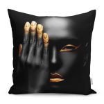 - RealHomes Dijital Baskılı Modern Yastık Kırlent Kılıfı - Realhomes Gold Detaylı Siyahi Kadın Tasarımlı Dekoratif Yastık Kırlent Kılıfı Realhomes