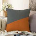 Gold Detaylı Siyahi Kadın Tasarımlı Dekoratif Raşel Kadife Yastık Kırlent Kılıfı Realhomes