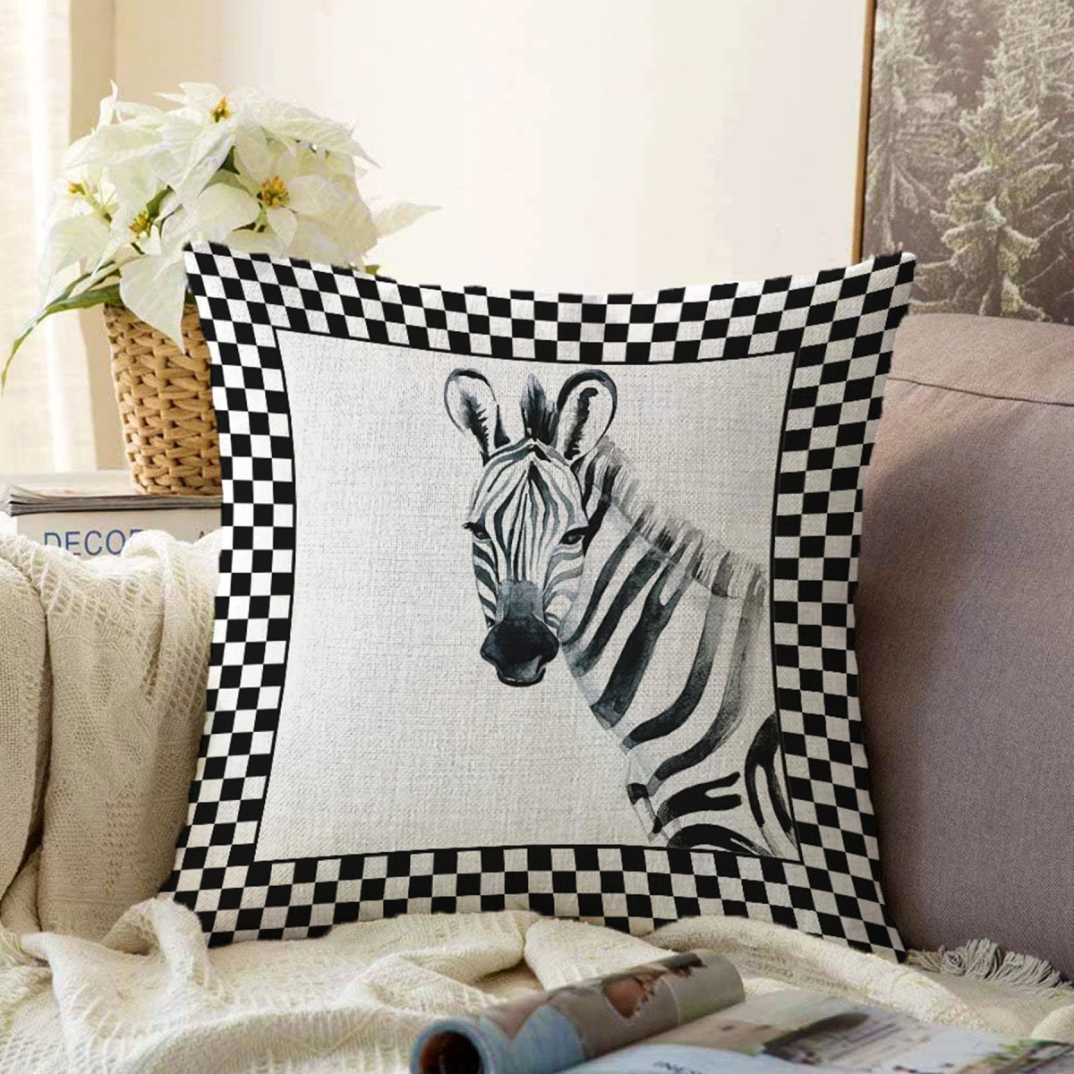 Damalı Çerçeve Motifli Zebra Desenli Dekoratif Raşel Kadife Yastık Kırlent Kılıfı Realhomes
