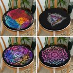 - RealHomes Yuvarlak Fermuarlı Sandalye Minderi - Realhomes  4'lü Siyah Zeminde Rengarenk Mandala Motifli Dijital Baskılı Yuvarlak Fermuarlı Sandalye Minderi Seti Realhomes