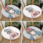 - RealHomes Yuvarlak Fermuarlı Sandalye Minderi - Realhomes  4'lü Kahve İçen ve Fotoğraf Çeken Kız Yuvarlak Fermuarlı Sandalye Minderi Seti Realhomes