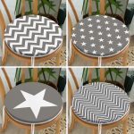 - RealHomes Yuvarlak Fermuarlı Sandalye Minderi - Realhomes  4'lü Gri Zigzag ve Yıldız Motifli Yuvarlak Fermuarlı Sandalye Minderi Seti Realhomes