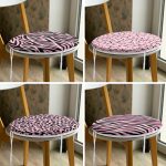 4'lü Renkli Zemin Üzerinde Zebra Desenli Modern Yuvarlak Fermuarlı Sandalye Minderi Seti Realhomes