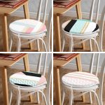 - RealHomes Yuvarlak Fermuarlı Sandalye Minderi - Realhomes  4'lü Beyaz Zemin Üzerinde Gold Detaylı Geometrik Desenli Modern Yuvarlak Fermuarlı Sandalye Minderi Seti Realhomes