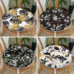 - RealHomes Yuvarlak Fermuarlı Sandalye Minderi - Realhomes  4'lü Siyah Zemin Üzerinde Gold Detaylı Yaprak Desenli Modern Yuvarlak Fermuarlı Sandalye Minderi Seti Realhomes