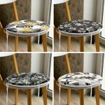 - RealHomes Yuvarlak Fermuarlı Sandalye Minderi - Realhomes  4'lü Siyah Zemin Üzerinde Gold Detaylı Yaprak Desenli Modern Yuvarlak Fermuarlı Sandalye Minderi Seti Realhomes