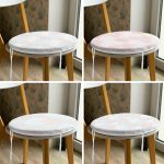 - RealHomes Yuvarlak Fermuarlı Sandalye Minderi - Realhomes  4'lü Mavi Zeminde Pembe Ve Beyaz Yaprak Çizimli Modern Yuvarlak Fermuarlı Sandalye Minderi Seti Realhomes