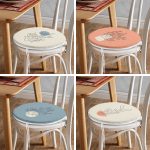 - RealHomes Yuvarlak Fermuarlı Sandalye Minderi - Realhomes  4'lü Renkli Zemin Deniz Yosunu Çizimli Dijital Baskılı Modern Yuvarlak Fermuarlı Sandalye Minderi Seti Realhomes