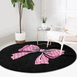 - RealHomes Dijital Baskılı Kaymaz Tabanlı Comfort Yuvarlak Halı - Realhomes  Siyah Zemin Pembe Kurdele Tasarımlı Dijital Baskılı Çocuk ve Genç Odası Yıkanabilir Kaymaz Tabanlı Yuvarlak Halı Realhomes