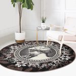 - RealHomes Dijital Baskılı Kaymaz Tabanlı Comfort Yuvarlak Halı - Realhomes  Gül ve Portre Motifli Dijital Baskılı Kahverengi Salon Oturma Odası Yıkanabilir Kaymaz Tabanlı Yuvarlak Halı Realhomes