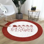 - RealHomes Dijital Baskılı Kaymaz Tabanlı Comfort Yuvarlak Halı - Realhomes  Believe Temalı Noel Baba ve Geyikleri Özel Tasarım Modern Bordo Outdoor Yıkanabilir Kaymaz Tabanlı Yuvarlak Halı Realhomes