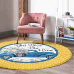 - RealHomes Dijital Baskılı Kaymaz Tabanlı Comfort Yuvarlak Halı - Realhomes Sarı Puantiyeli Papatyalı Araba Dijital Baskılı Modern Gold Banyo Yıkanabilir Kaymaz Tabanlı Yuvarlak Halı Realhomes