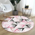 - RealHomes Dijital Baskılı Kaymaz Tabanlı Comfort Yuvarlak Halı - Realhomes  Realhomes Renkli Üçgen Motifler Dijital Baskılı Pembe Banyo Yıkanabilir Kaymaz Tabanlı Yuvarlak Halı Realhomes