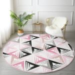 - RealHomes Dijital Baskılı Kaymaz Tabanlı Comfort Yuvarlak Halı - Realhomes  Realhomes Renkli Üçgen Motifler Dijital Baskılı Pembe Banyo Yıkanabilir Kaymaz Tabanlı Yuvarlak Halı Realhomes