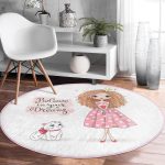 - RealHomes Dijital Baskılı Kaymaz Tabanlı Comfort Yuvarlak Halı - Realhomes  Sevimli Kız Motifli Dijital Baskılı Pembe Çocuk ve Genç Odası Yıkanabilir Kaymaz Tabanlı Yuvarlak Halı Realhomes