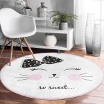 - RealHomes Dijital Baskılı Kaymaz Tabanlı Comfort Yuvarlak Halı - Realhomes  Realhomes So Sweet Motifli Çizimi Krem Çocuk ve Genç Odası Yıkanabilir Kaymaz Tabanlı Yuvarlak Kadife Halı Realhomes