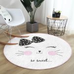 - RealHomes Dijital Baskılı Kaymaz Tabanlı Comfort Yuvarlak Halı - Realhomes  Realhomes So Sweet Motifli Çizimi Krem Çocuk ve Genç Odası Yıkanabilir Kaymaz Tabanlı Yuvarlak Kadife Halı Realhomes
