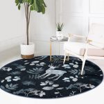 - RealHomes Dijital Baskılı Kaymaz Tabanlı Comfort Yuvarlak Halı - Realhomes  Lacivert Zeminde Geyik ve Yaprak Motifleri Dijital Baskılı Salon Oturma Odası Yıkanabilir Kaymaz Tabanlı Yuvarlak Halı Realhomes