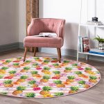 - RealHomes Dijital Baskılı Kaymaz Tabanlı Comfort Yuvarlak Halı - Realhomes Realhomes Pembe Zeminli Ananaslar Özel Tasarım Outdoor Yıkanabilir Kaymaz Tabanlı Yuvarlak Halı Realhomes