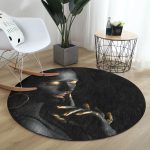 - RealHomes Dijital Baskılı Kaymaz Tabanlı Comfort Yuvarlak Halı - Realhomes  Siyahı Kadın Motifli Özel Tasarım Siyah Salon ve Oturma Odası Yıkanabilir Kaymaz Tabanlı Yuvarlak Halı Realhomes