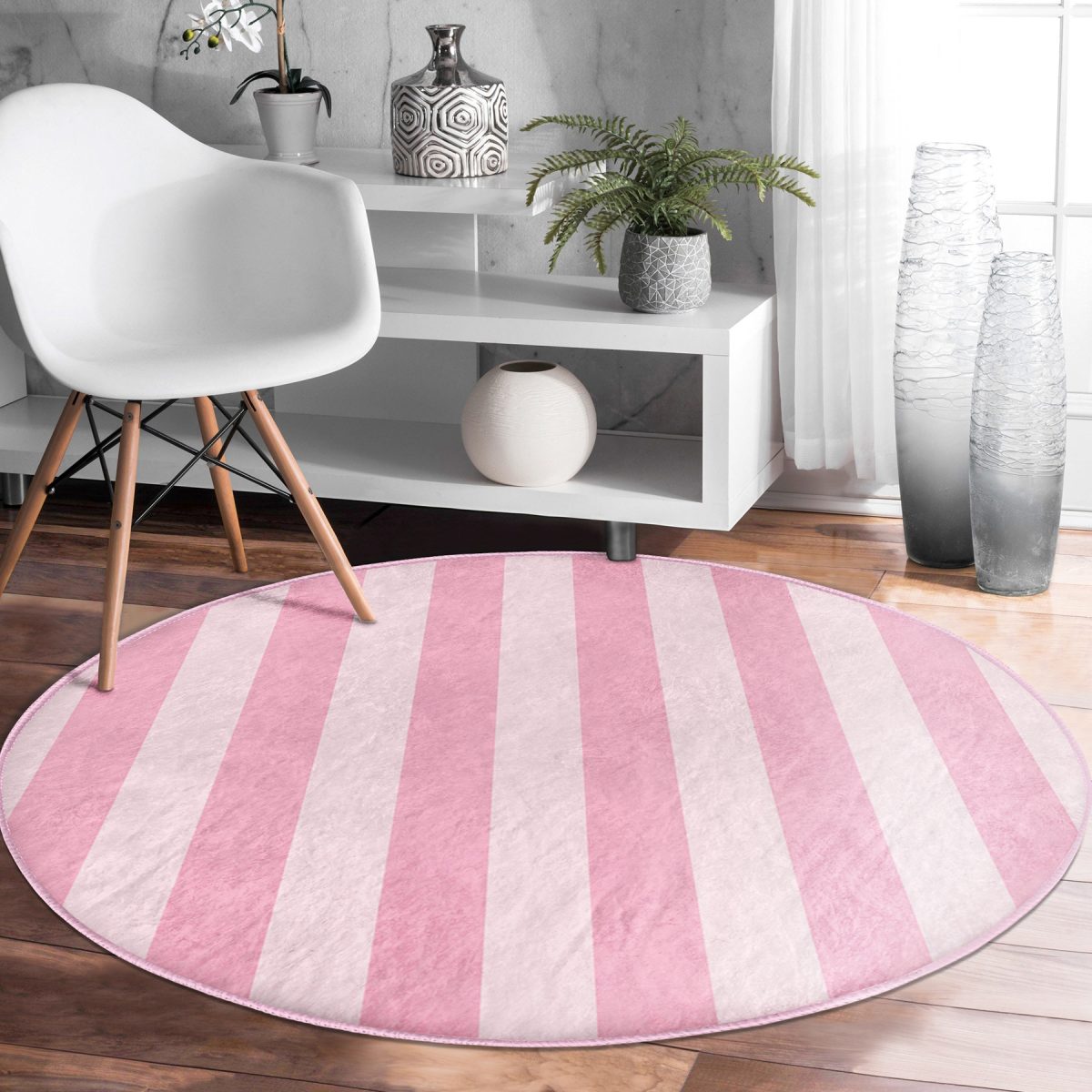 Pembe Renklerin Uyumu Modern Tasarımlı Salon ve Oturma Odası Yıkanabilir Kaymaz Tabanlı Yuvarlak Halı Realhomes