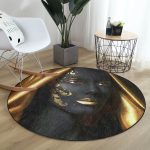 - RealHomes Dijital Baskılı Kaymaz Tabanlı Comfort Yuvarlak Halı - Realhomes Afrika Kadın İnsan Figürlü Modern Siyah Salon ve Oturma Odası Yıkanabilir Kaymaz Tabanlı Yuvarlak Halı Realhomes