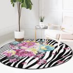 - RealHomes Dijital Baskılı Kaymaz Tabanlı Comfort Yuvarlak Halı - Realhomes  Siyah Beyaz Zebra Zeminde Çiçek Desenli Özel Tasarım Dijital Baskılı Modern Renkli Koridor ve Antre Kaymaz Tabanlı Yuvarlak Halı Realhomes