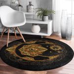 - RealHomes Dijital Baskılı Kaymaz Tabanlı Comfort Yuvarlak Halı - Realhomes  Siyah Zeminde Gold Hilal İçerisinde Üçüncü Göz Motifli Salon ve Oturma Odası Yıkanabilir Kaymaz Tabanlı Yuvarlak Halı Realhomes