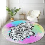 Gökkuşağı Zeminde Fatma Ana Eli Temalı Özel Tasarım Pembe Salon ve Oturma Odası Yıkanabilir Kaymaz Tabanlı Yuvarlak Halı Realhomes