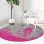 - RealHomes Dijital Baskılı Kaymaz Tabanlı Comfort Yuvarlak Halı - Realhomes  Realhomes Gri Zeminde Fuşya Ağaç Tasarımlı Pembe Salon ve Oturma Odası Yıkanabilir Kaymaz Tabanlı Yuvarlak Halı Realhomes