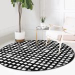 - RealHomes Dijital Baskılı Kaymaz Tabanlı Comfort Yuvarlak Halı - Realhomes  Realhomes Siyah Zeminde Geometrik Kare Motifli Ofis Yıkanabilir Kaymaz Tabanlı Yuvarlak Kadife Halı Realhomes