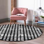 - RealHomes Dijital Baskılı Kaymaz Tabanlı Comfort Yuvarlak Halı - Realhomes  Realhomes Siyah Zeminde Geometrik Kare Motifli Ofis Yıkanabilir Kaymaz Tabanlı Yuvarlak Kadife Halı Realhomes