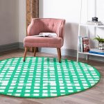 - RealHomes Dijital Baskılı Kaymaz Tabanlı Comfort Yuvarlak Halı - Realhomes  Yeşil Zeminde Geometrik Kare Motifli Salon ve Oturma Odası Yıkanabilir Kaymaz Tabanlı Yuvarlak Halı Realhomes