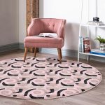 - RealHomes Dijital Baskılı Kaymaz Tabanlı Comfort Yuvarlak Halı - Realhomes  Pembe Zeminde Soyut Geometrik Çizim Motifli Salon ve Oturma Odası Yıkanabilir Kaymaz Tabanlı Yuvarlak Halı Realhomes