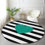 - RealHomes Dijital Baskılı Kaymaz Tabanlı Comfort Yuvarlak Halı - Realhomes  Realhomes Modern Kalp Desenli Dijital Baskılı Siyah Banyo Yıkanabilir Kaymaz Tabanlı Yuvarlak Kadife Halı Realhomes