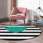 - RealHomes Dijital Baskılı Kaymaz Tabanlı Comfort Yuvarlak Halı - Realhomes  Realhomes Modern Kalp Desenli Dijital Baskılı Siyah Banyo Yıkanabilir Kaymaz Tabanlı Yuvarlak Kadife Halı Realhomes