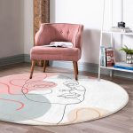 Realhomes Kırmızı Şeritli Portre Çizimli Modern Pembe Mutfak Yıkanabilir Kaymaz Tabanlı Yuvarlak Halı Realhomes