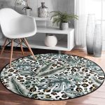 - RealHomes Dijital Baskılı Kaymaz Tabanlı Comfort Yuvarlak Halı - Realhomes Leopar Zeminde Gümüş Tropik Yapraklar Dijital Baskılı Renkli Outdoor Yıkanabilir Kaymaz Tabanlı Yuvarlak Halı Realhomes