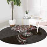 - RealHomes Dijital Baskılı Kaymaz Tabanlı Comfort Yuvarlak Halı - Realhomes Realhomes Gri Zemin Desenli Siyahi Kadın Motifli Siyah Outdoor Yıkanabilir Kaymaz Tabanlı Yuvarlak Halı Realhomes