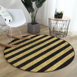 - RealHomes Dijital Baskılı Kaymaz Tabanlı Comfort Yuvarlak Halı - Realhomes Siyah Zeminde Happy Birthday Gold Yazılı Dijital Baskılı Modern Ofis Yıkanabilir Kaymaz Tabanlı Yuvarlak Halı Realhomes