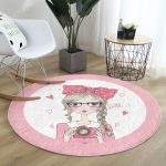 - RealHomes Dijital Baskılı Kaymaz Tabanlı Comfort Yuvarlak Halı - Realhomes Fashion Girl Dijital Baskılı Modern Pembe Çocuk ve Genç Odası Yıkanabilir Kaymaz Tabanlı Yuvarlak Halı Realhomes