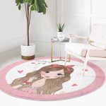 - RealHomes Dijital Baskılı Kaymaz Tabanlı Comfort Yuvarlak Halı - Realhomes Fashion Girl Dijital Baskılı Modern Pembe Çocuk ve Genç Odası Yıkanabilir Kaymaz Tabanlı Yuvarlak Halı Realhomes