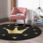 - RealHomes Dijital Baskılı Kaymaz Tabanlı Comfort Yuvarlak Halı - Realhomes  Siyah Zeminde Gold Detaylı Taç Desenli Dijital Baskılı Modern Salon ve Oturma Odası Yıkanabilir Kaymaz Tabanlı Yuvarlak Halı Realhomes