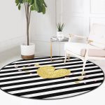 - RealHomes Dijital Baskılı Kaymaz Tabanlı Comfort Yuvarlak Halı - Realhomes  Beyaz Zeminde Siyah Yatay Çizgili Gold Detaylı Kalp Desenli Dijital Baskılı Modern Mutfak Kaymaz Tabanlı Yuvarlak Halı Realhomes